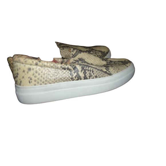 Vince Camuto leather reptile slip on sneakers  7 1/2 M EUC - Picture 3 of 5